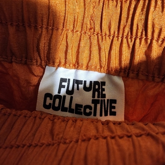 Women's Orange Shorts size S - Picture 2 of 3